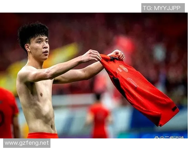 足球明星在赛场上欢庆胜利的瞬间壁纸展现激情与荣耀