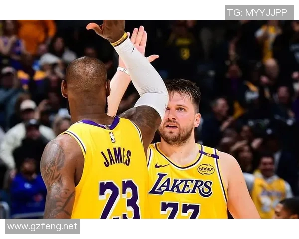 勇士与湖人激战正酣直播在线全程跟踪精彩瞬间不容错过