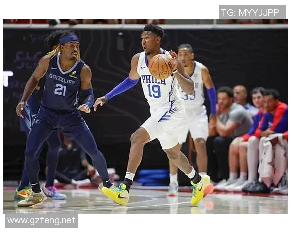 夏季联赛精彩对决76人勇士争锋相对展现年轻球员风采